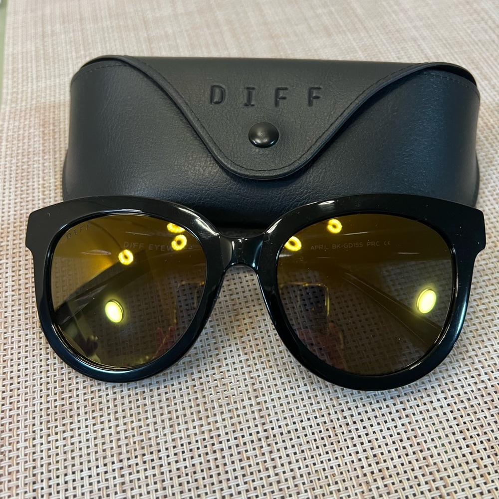 🖤💛DIFF Eyewear Women’s April Black & Gold Mirror Lens Cat Eye Sunglasses - Picture 6 of 12